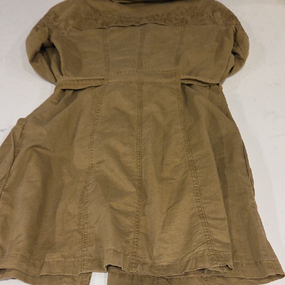 Stylish Women's Utility Jacket in Brown - Picture 9 of 11